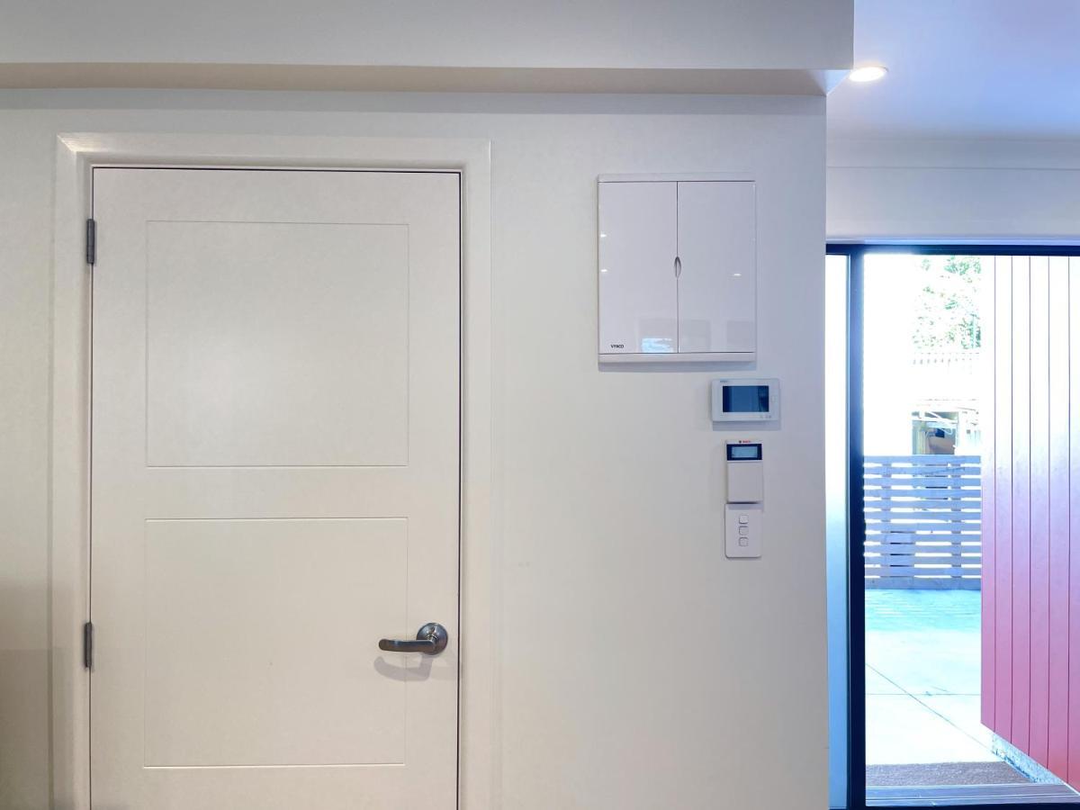 No Party Allowed, Entire Brand New 3 Bedroom Townhouse, Free Unlimited Fibre Wifi And Free Parking Wellington Eksteriør billede