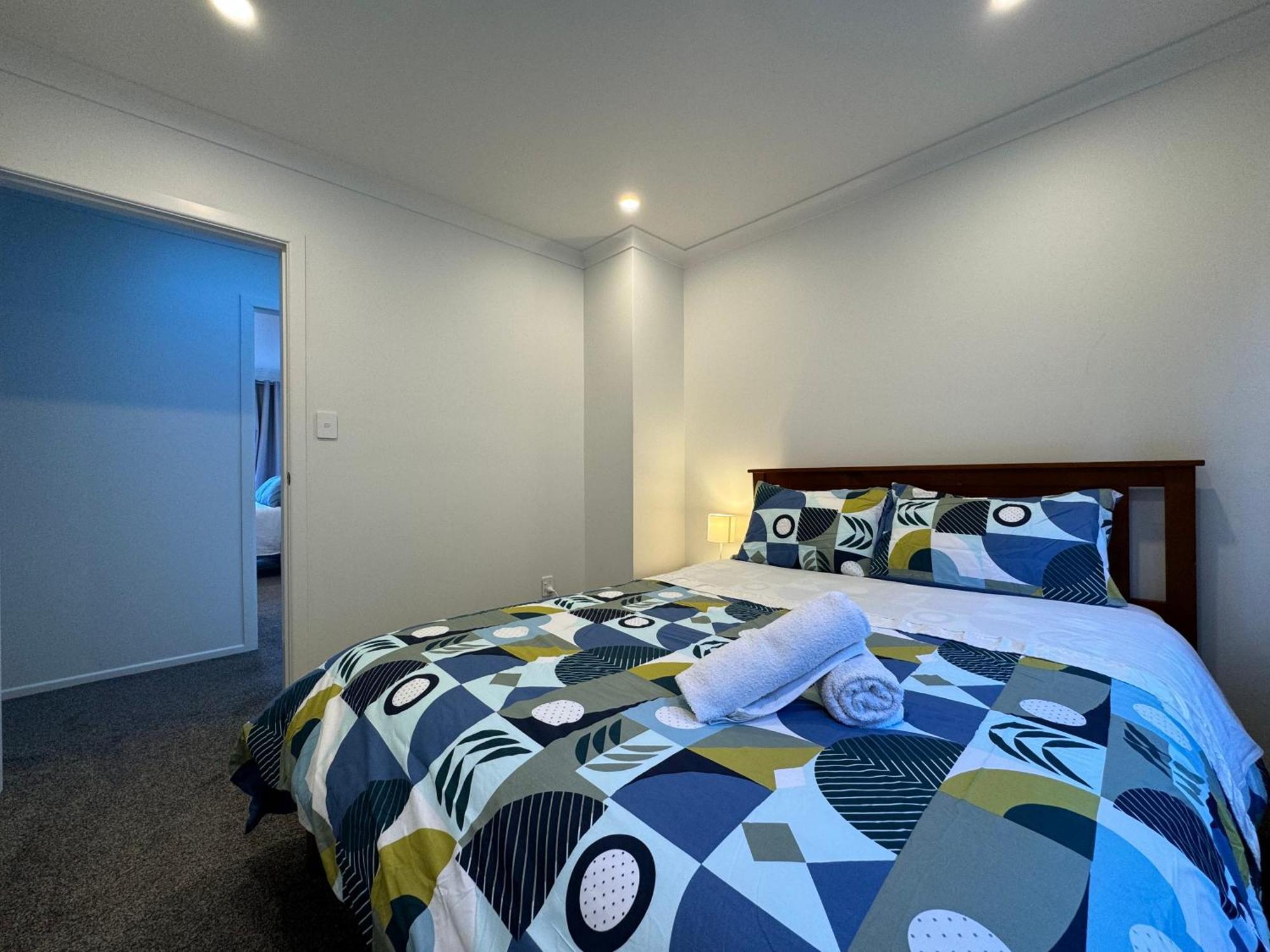No Party Allowed, Entire Brand New 3 Bedroom Townhouse, Free Unlimited Fibre Wifi And Free Parking Wellington Eksteriør billede