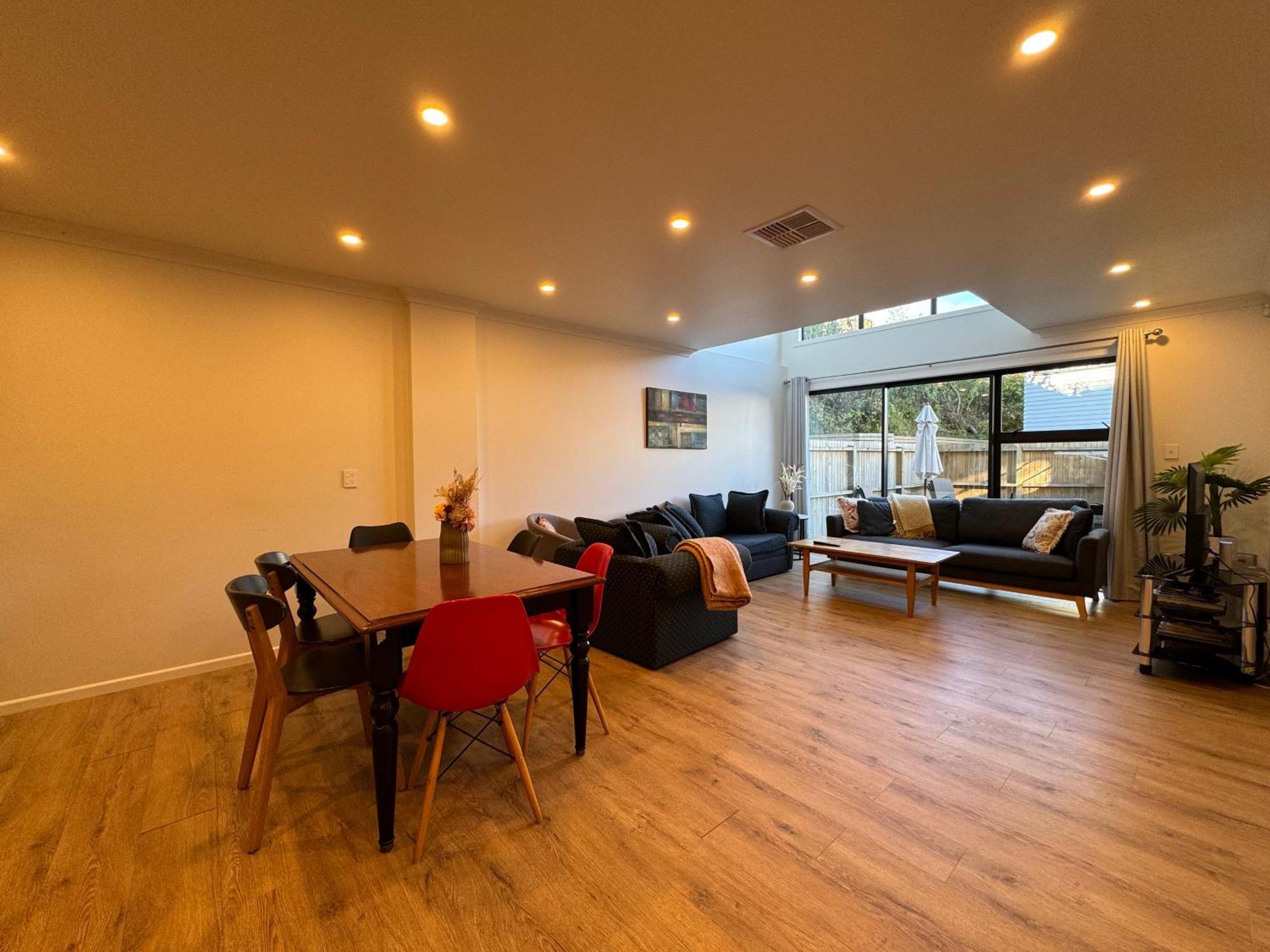 No Party Allowed, Entire Brand New 3 Bedroom Townhouse, Free Unlimited Fibre Wifi And Free Parking Wellington Eksteriør billede