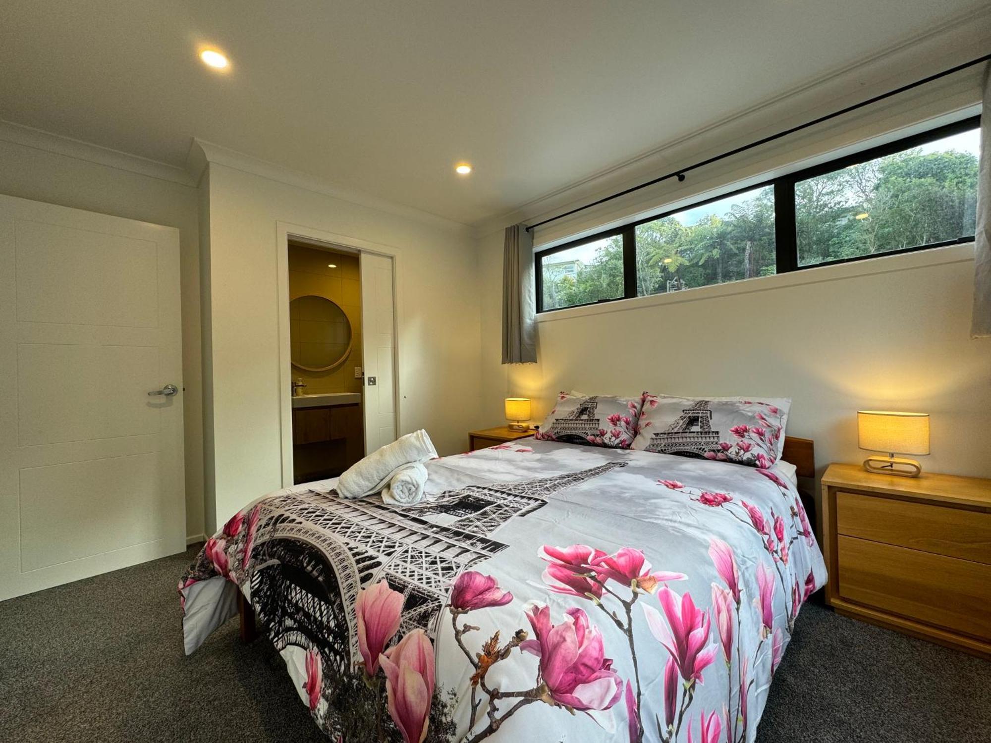No Party Allowed, Entire Brand New 3 Bedroom Townhouse, Free Unlimited Fibre Wifi And Free Parking Wellington Eksteriør billede