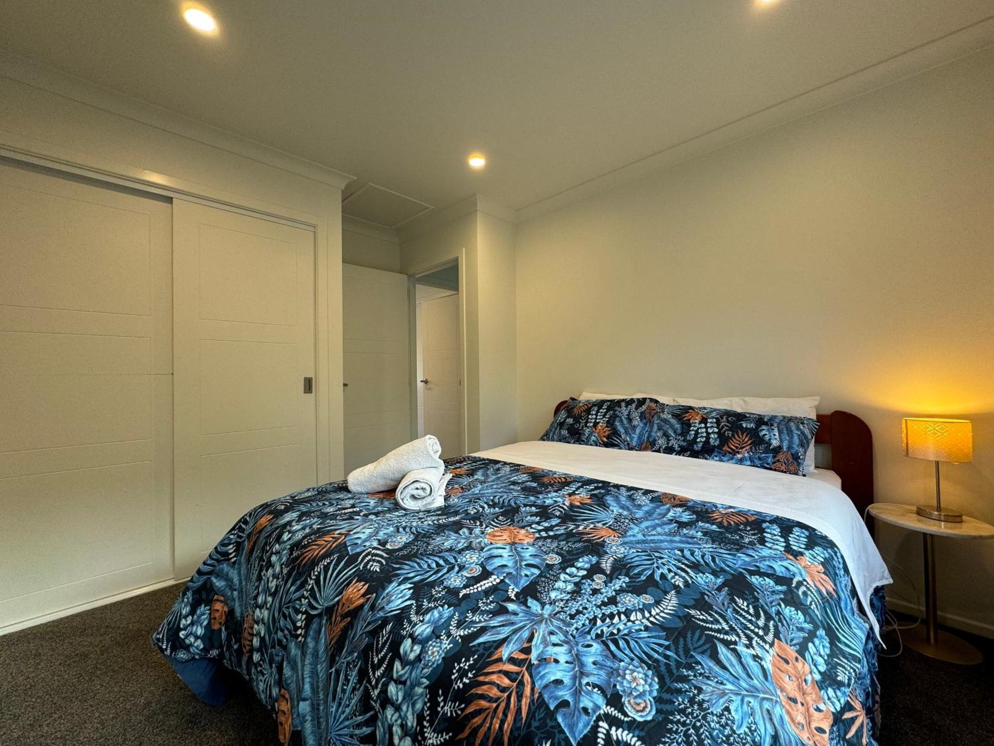 No Party Allowed, Entire Brand New 3 Bedroom Townhouse, Free Unlimited Fibre Wifi And Free Parking Wellington Eksteriør billede