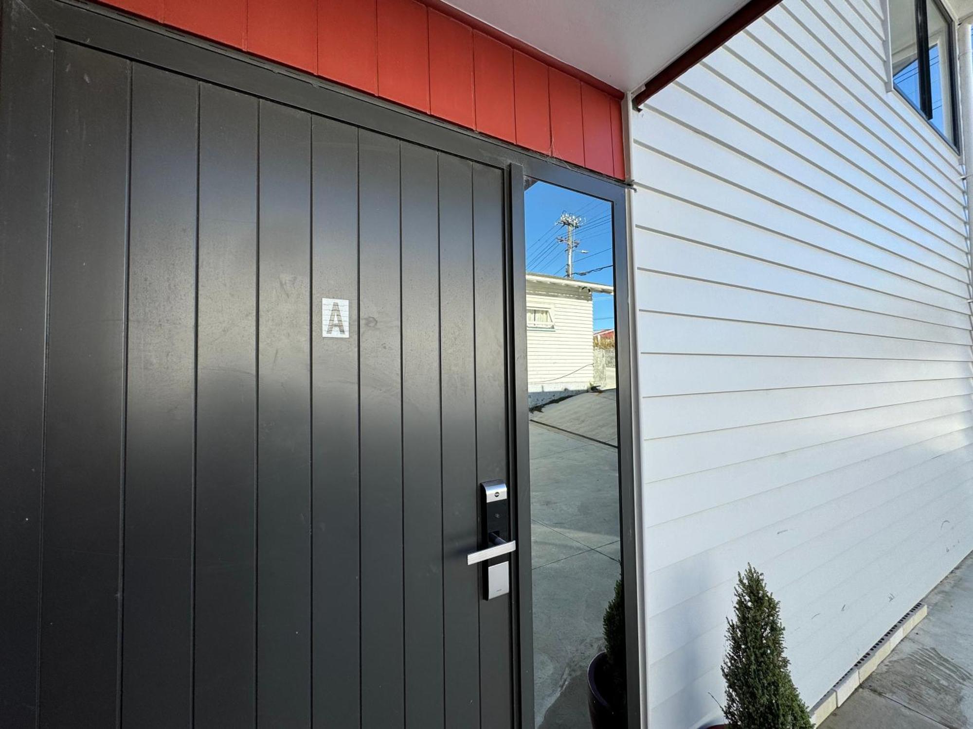 No Party Allowed, Entire Brand New 3 Bedroom Townhouse, Free Unlimited Fibre Wifi And Free Parking Wellington Eksteriør billede