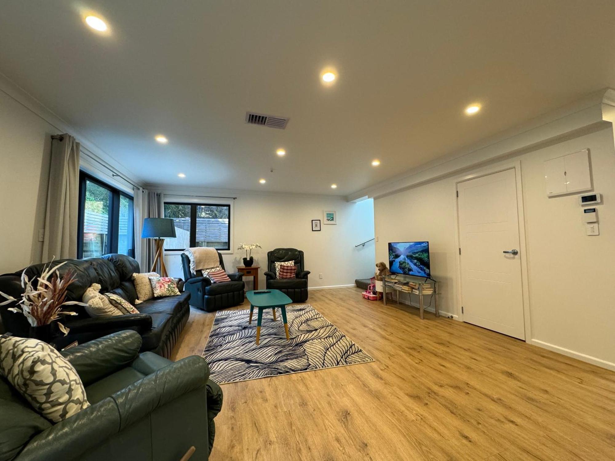 No Party Allowed, Entire Brand New 3 Bedroom Townhouse, Free Unlimited Fibre Wifi And Free Parking Wellington Eksteriør billede