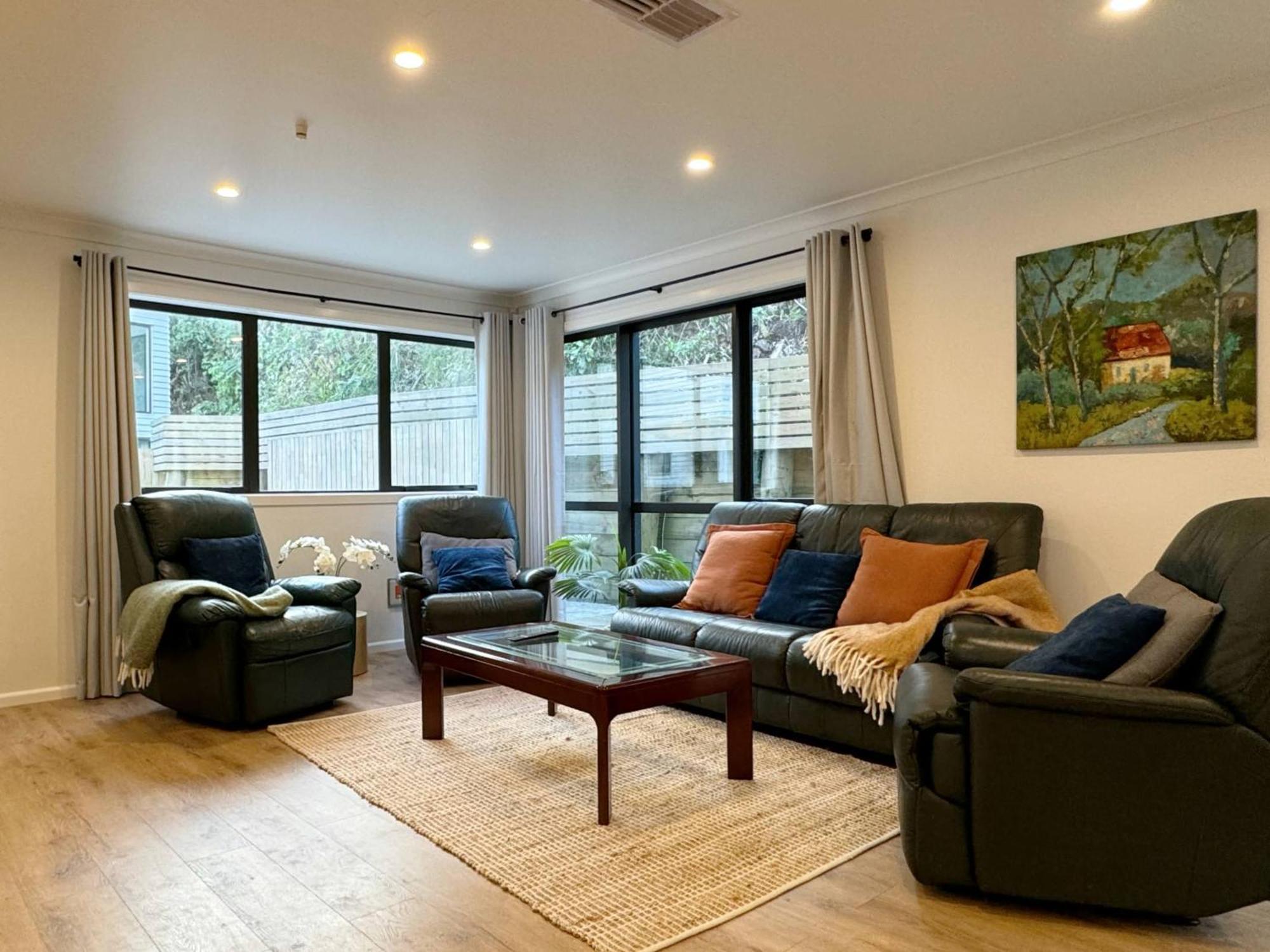 No Party Allowed, Entire Brand New 3 Bedroom Townhouse, Free Unlimited Fibre Wifi And Free Parking Wellington Eksteriør billede