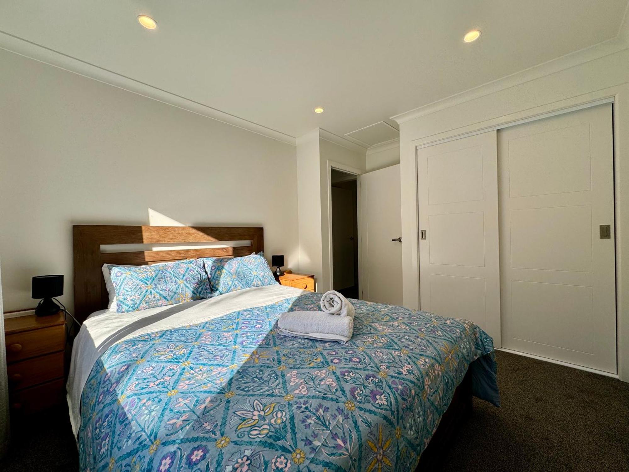 No Party Allowed, Entire Brand New 3 Bedroom Townhouse, Free Unlimited Fibre Wifi And Free Parking Wellington Eksteriør billede