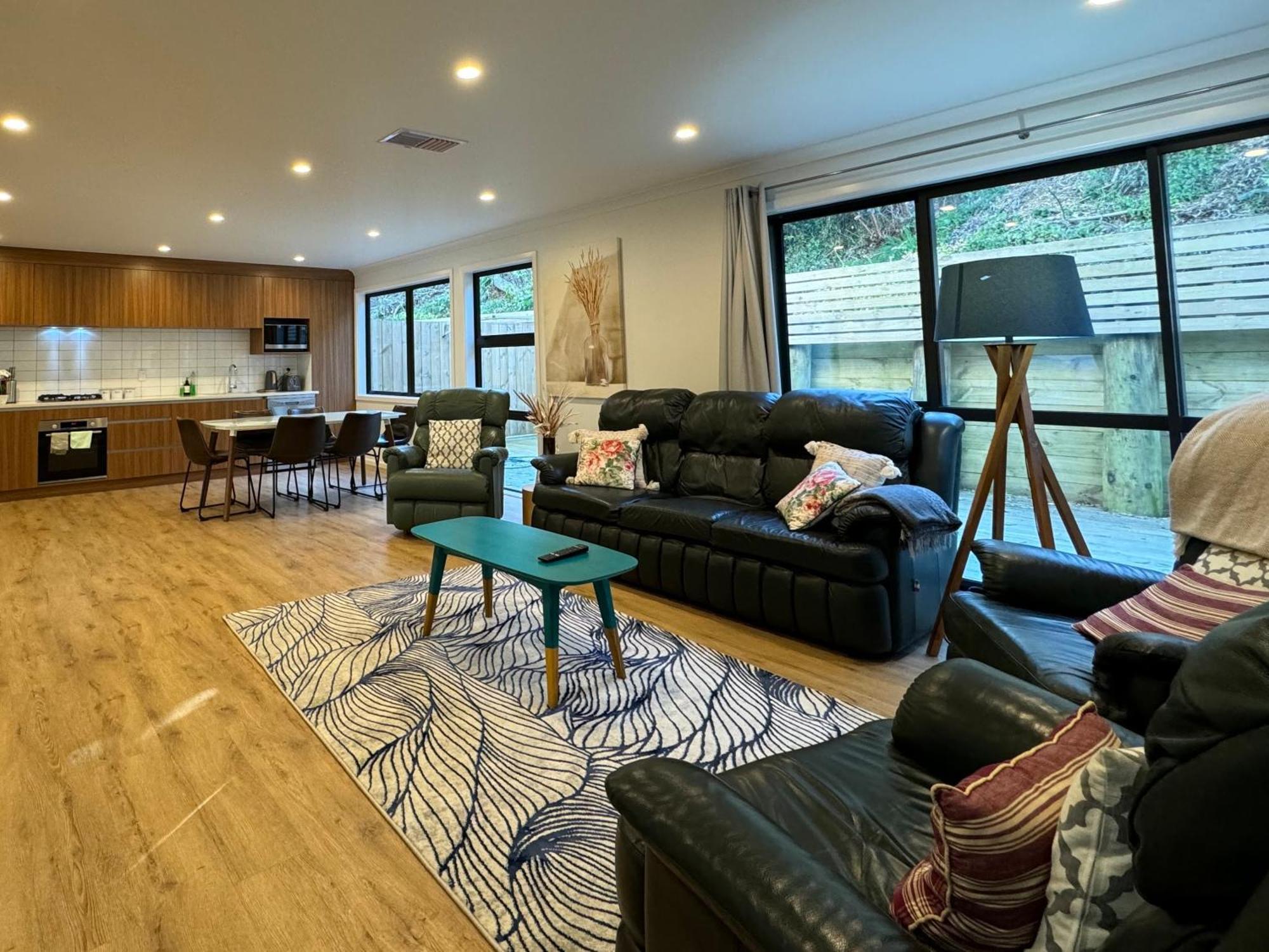 No Party Allowed, Entire Brand New 3 Bedroom Townhouse, Free Unlimited Fibre Wifi And Free Parking Wellington Eksteriør billede