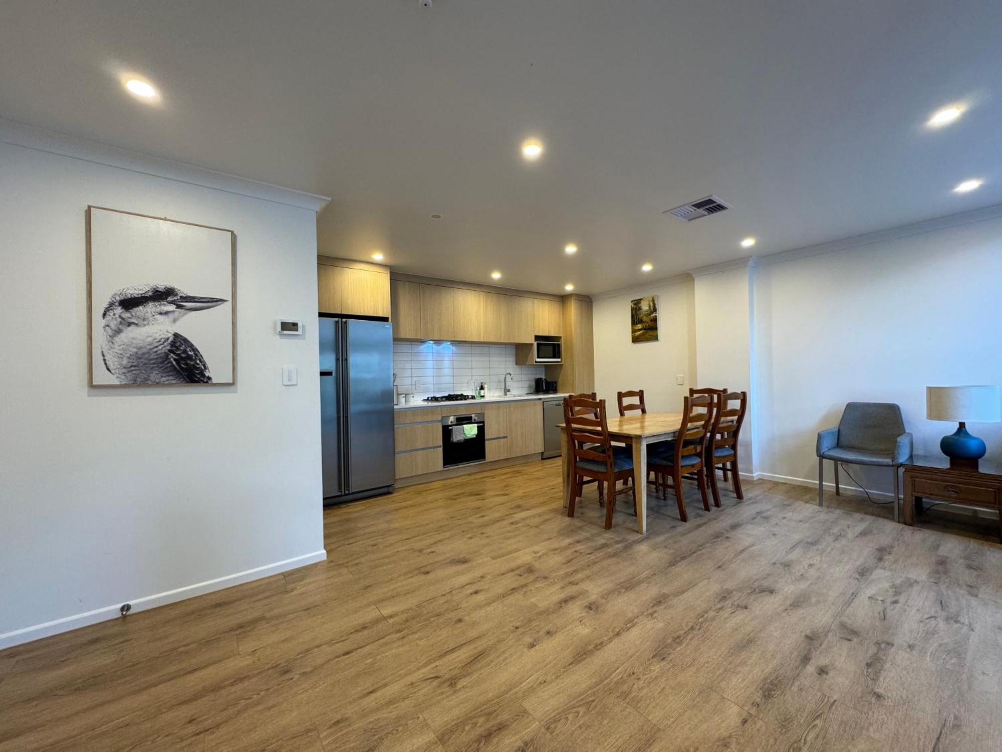 No Party Allowed, Entire Brand New 3 Bedroom Townhouse, Free Unlimited Fibre Wifi And Free Parking Wellington Eksteriør billede