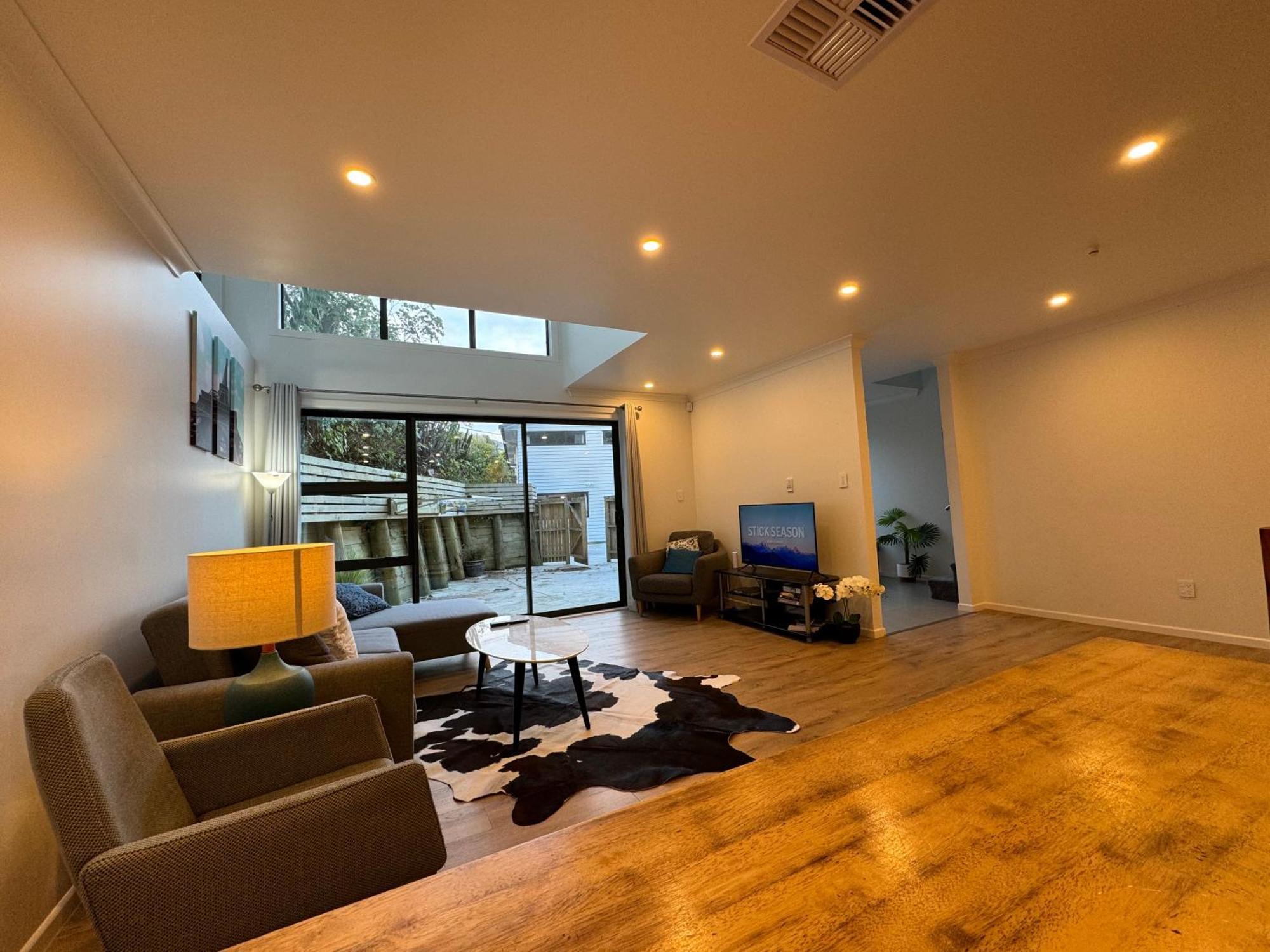 No Party Allowed, Entire Brand New 3 Bedroom Townhouse, Free Unlimited Fibre Wifi And Free Parking Wellington Eksteriør billede