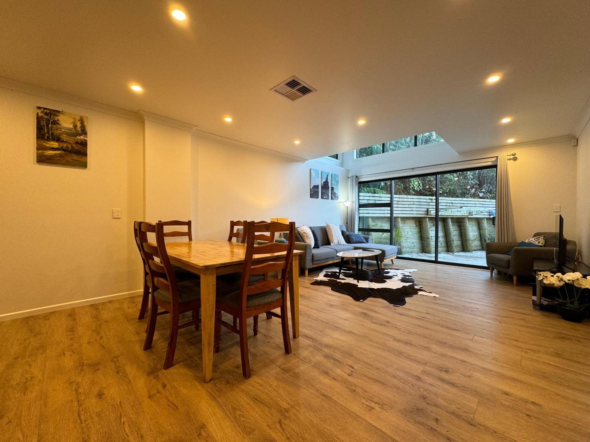 No Party Allowed, Entire Brand New 3 Bedroom Townhouse, Free Unlimited Fibre Wifi And Free Parking Wellington Eksteriør billede