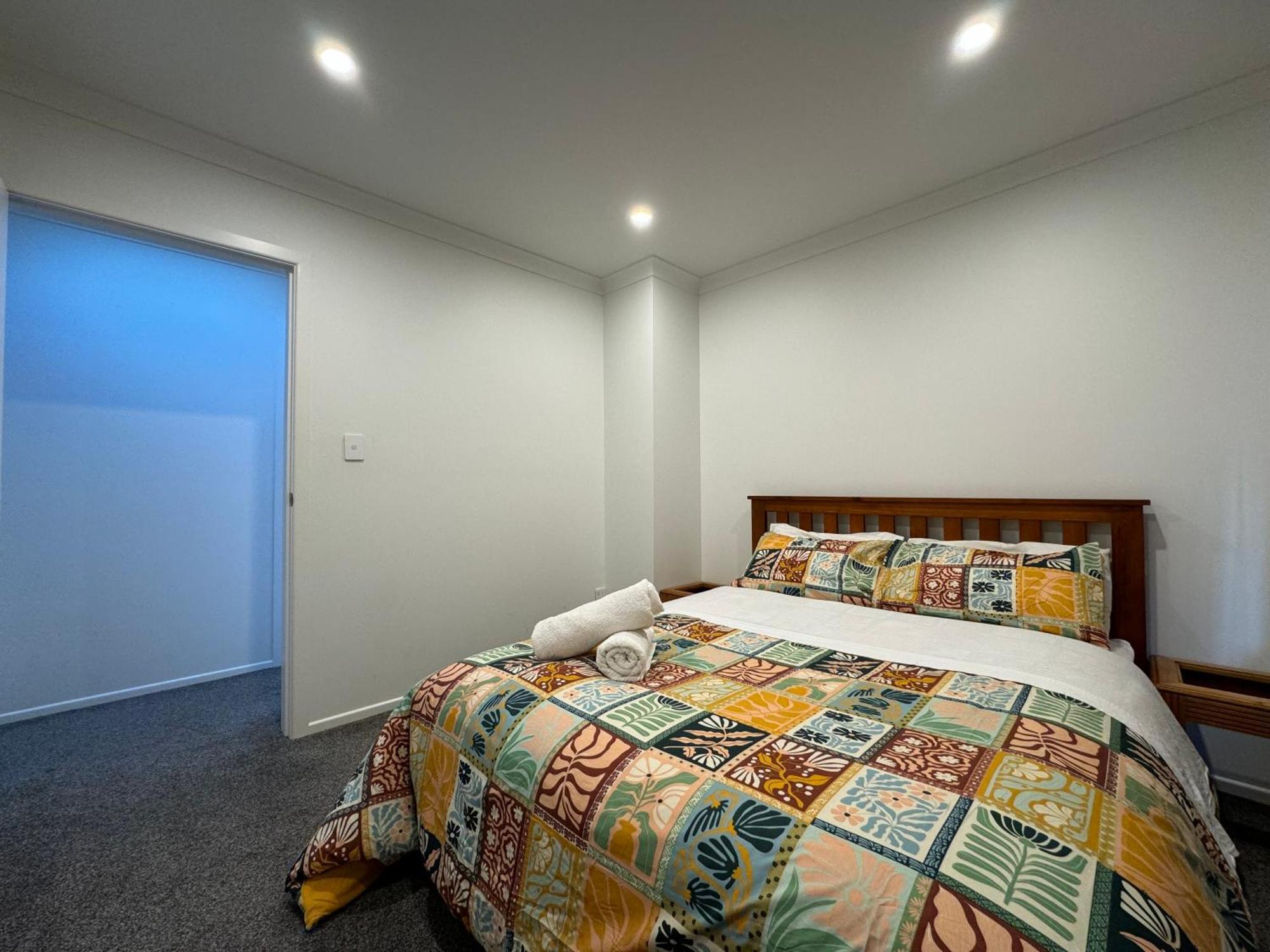 No Party Allowed, Entire Brand New 3 Bedroom Townhouse, Free Unlimited Fibre Wifi And Free Parking Wellington Eksteriør billede