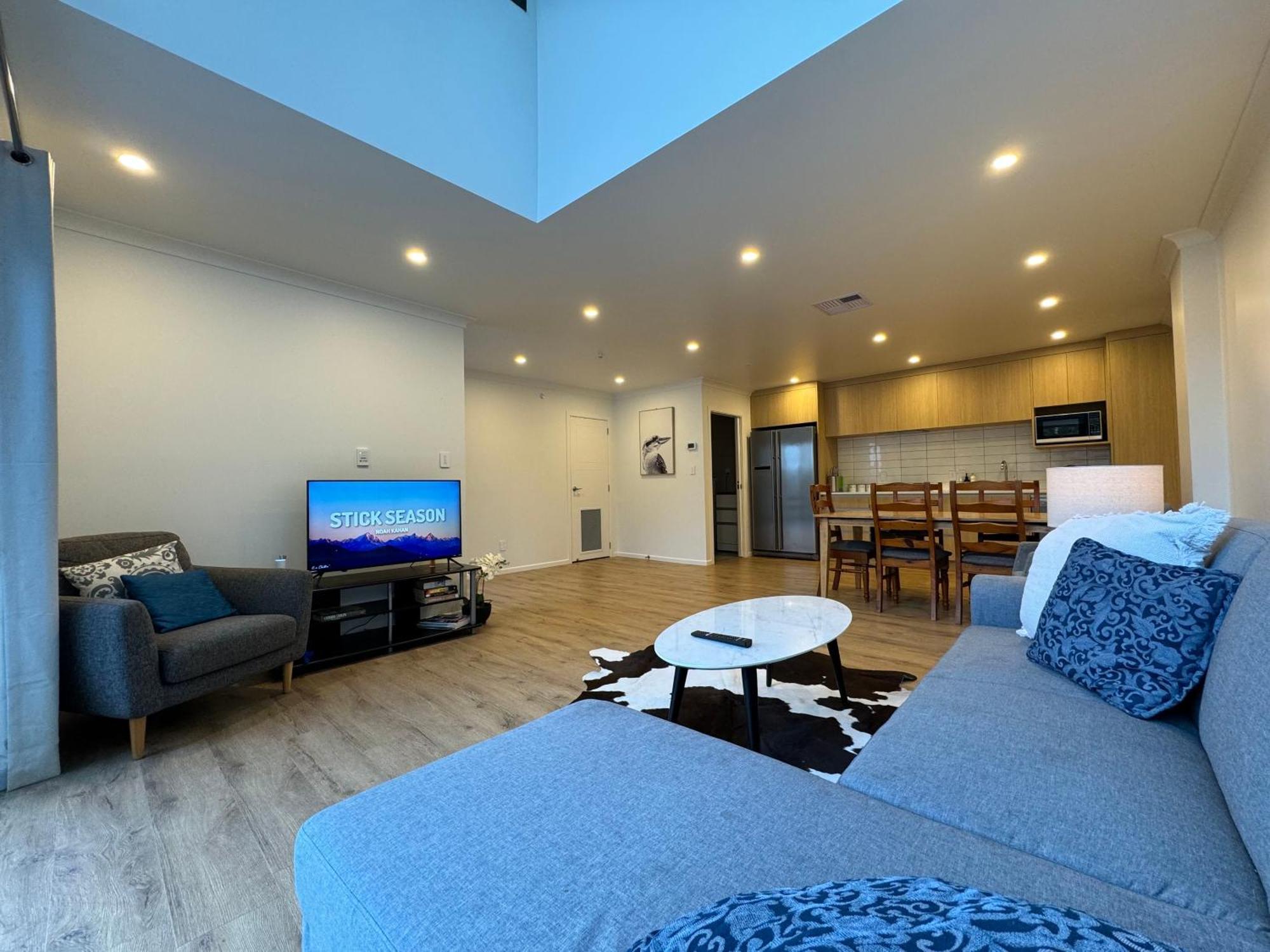 No Party Allowed, Entire Brand New 3 Bedroom Townhouse, Free Unlimited Fibre Wifi And Free Parking Wellington Eksteriør billede